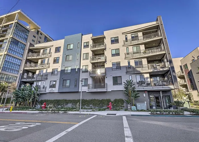 Modern Irvine Condo W/ Pool - 7 Mi To Beach!