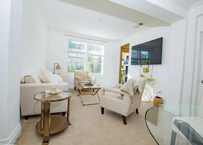 Luxury Condo Near Irvine Business & Uci Hospital