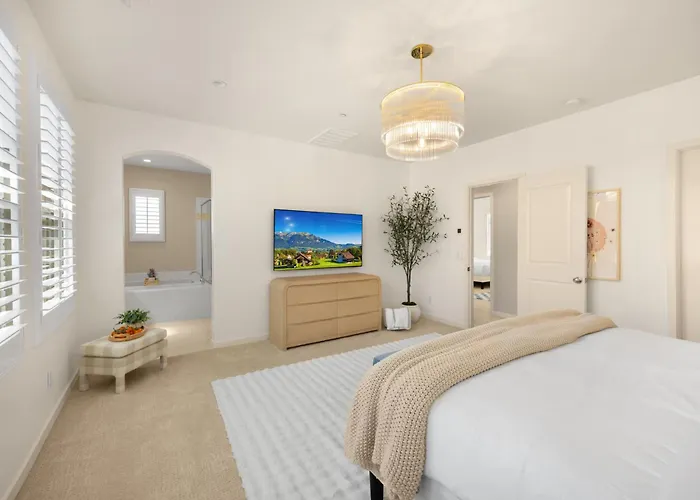 Modern Elegant Designer Home In Irvine